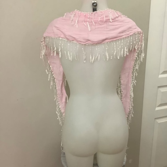 Dainty pink scarf with crocheted trim - Picture 2 of 5